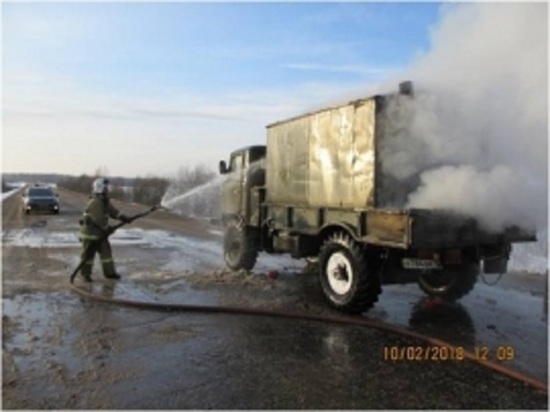 В Ярославской области на трассе сгорел грузовик