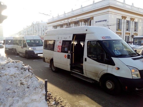 Встали паровозиком: в центре Иваново столкнулись три маршрутки
