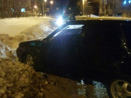 В Иванове на улице Суворова столкнулись два «ВАЗ-2114»