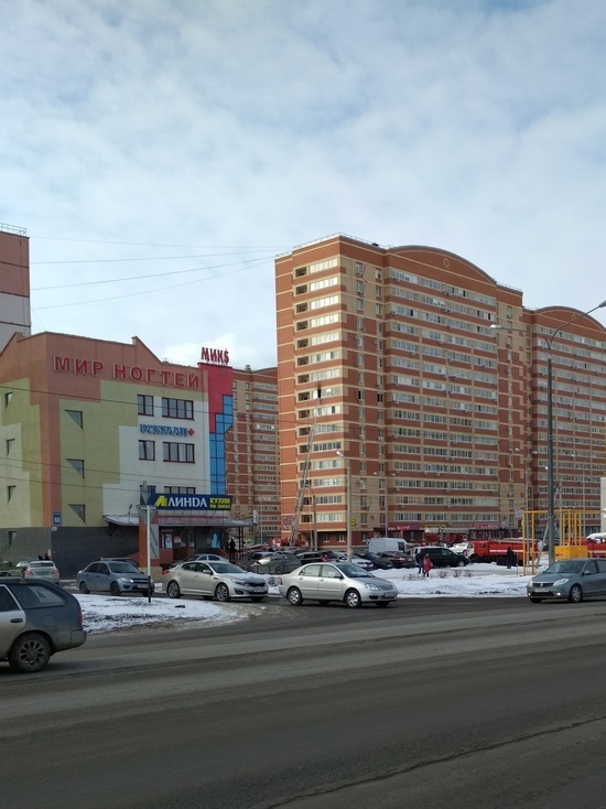 В Оренбурге при пожаре на Салмышской погибли два человека, семеро ранены