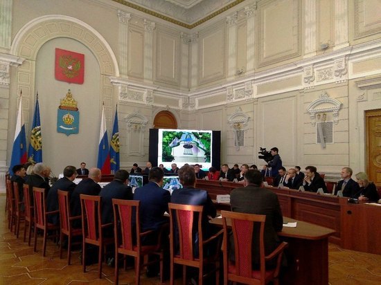 В астраханских парках появятся гигантская гитара, сухой фонтан и большие туалеты