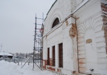 Уникальный исторический памятник архитектуры Троицкий собор, который является доминантой Соборной горы Серпухова, постепенно приобретает целостный вид