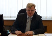 Глава Усть-Донецкого района Геннадий Аксенов обвиняется в превышении должностных полномочий