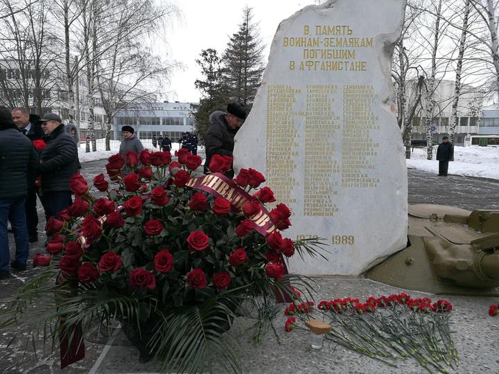 Почтили память погибшему воину. Мемориал воинам афганцам Тамбов. Тамбов памятник воинам интернационалистам. Памяти погибших в Афганистане. Память погибшим в Афгане.