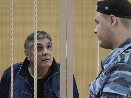 А его подельнику, «Итальянцу» Кочуйкову, обвинение в суде попросило дать 9 лет и 6 месяцев колонии