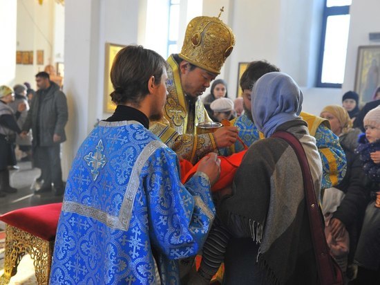 В  православном храме Тувы в Прощеное воскресенье присутствовало много верующих