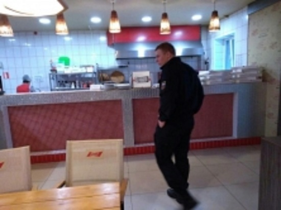 В ярославской пиццерии посетителям накладывали еду в грязные тарелки