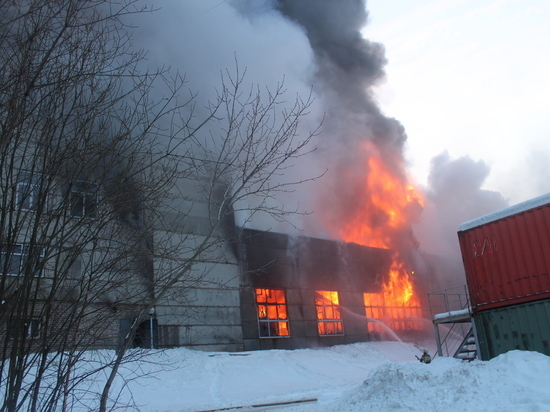МЧС опубликовало подробные фотографии смертельного пожара в производственном цехе в Иванове