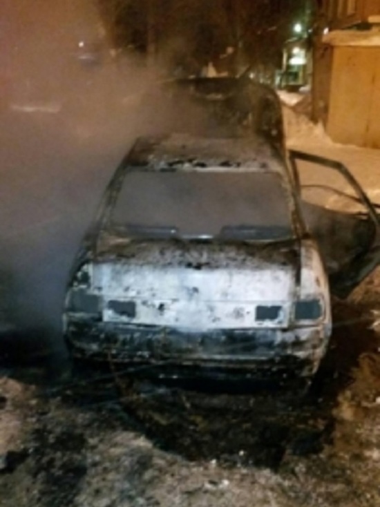 Опять поджог: в микрорайоне ТЭЦ-3 в Иванове ночью сгорел автомобиль
