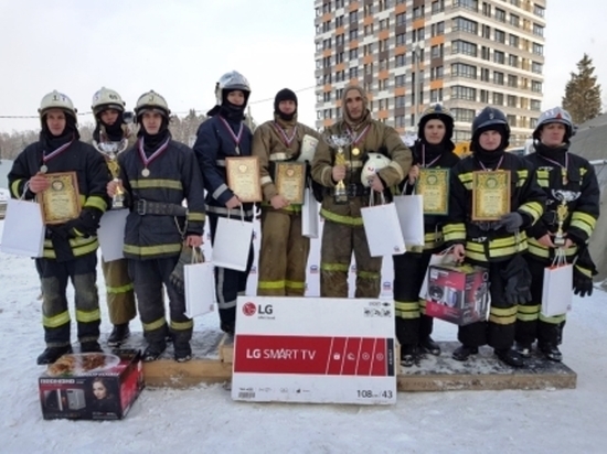  Состязания на высотке: в Обнинске пожарные устроили забег на 23 этаж  