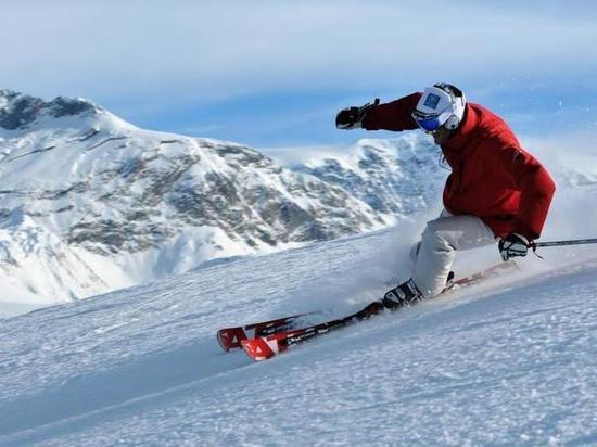 Сотруднику горнолыжной базы  в Медногорске пробил голову лыжник   