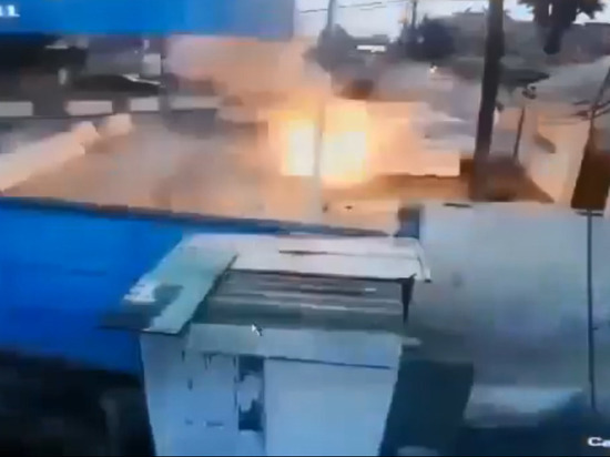 Случайный самоподрыв террориста в Ираке попал на видео Случайный самоподрыв террориста в Ираке попал на видео