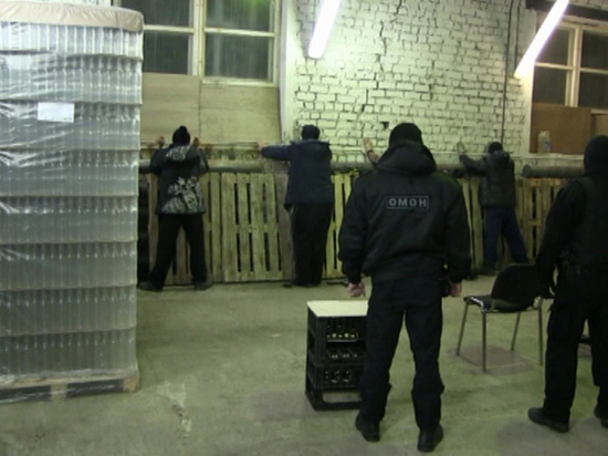В Оренбуржье накрыли подпольный цех по розливу нелегального алкоголя