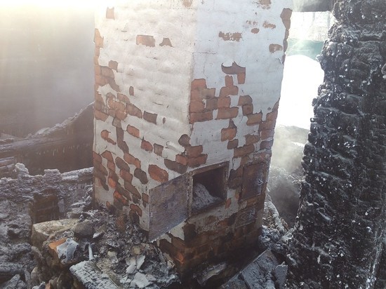 Пожар уничтожил 4-квартирный жилой дом под Малоярославцем, один человек не спасся 