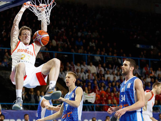 При поддержке пермских трибун сборная России по баскетболу вырвала победу у команды Боснии и Герцеговины 
