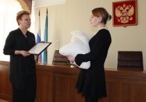 Областной материнский капитал на Сахалине появился по инициативе губернатора Олега Кожемяко