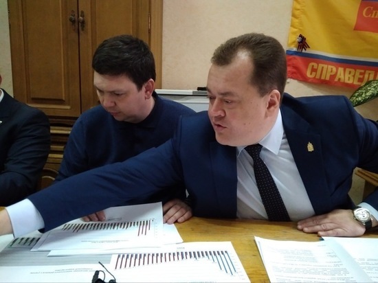 Справедливороссы вызвали министра Корнильева на отчет в Астрахани