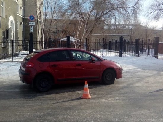 Хотел быстро перебежать дорогу, но оказался с травмами в больнице