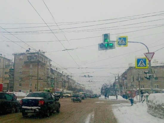 Светофор на пeрекрестке Ленина-Гагарина в Чебоксарах обзавелся дополнительной секцией