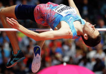 Две золотые медали в прыжках высоту на XVII чемпионате мира по легкой атлетике в английском Бирмингеме завоевали россияне Мария Ласицкене и башкирский спортсмен Данил Лысенко, выступавшие под нейтральным флагом