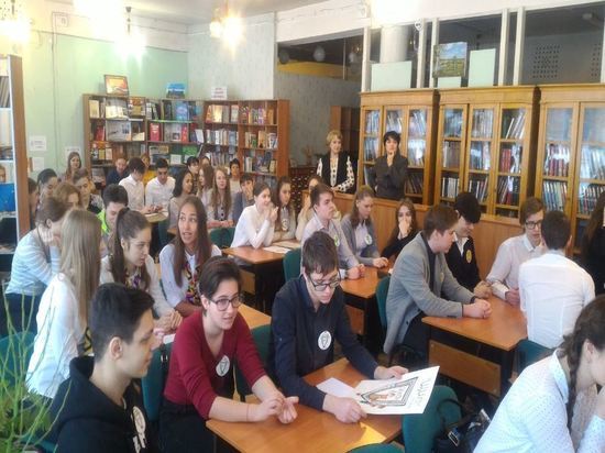 Школьники Дзержинского района блеснули знаниями права