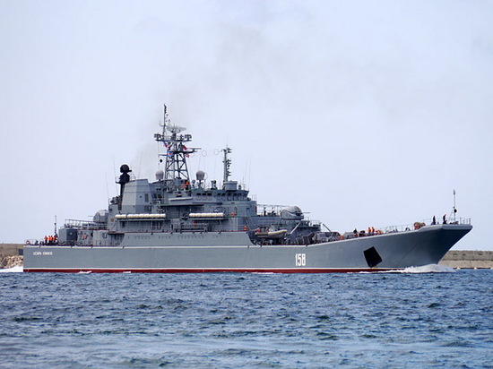Секс цезаря на корабле застряла выебали