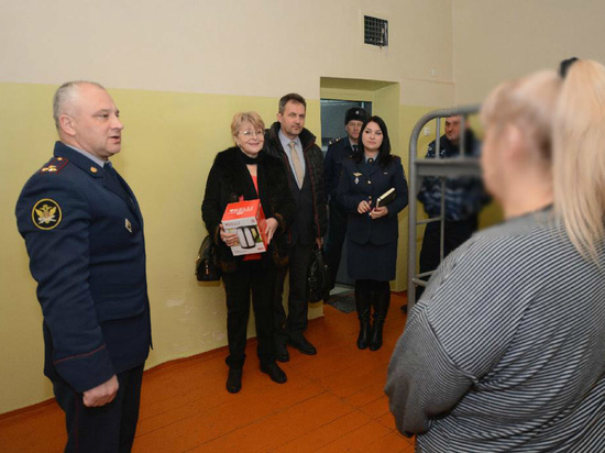 Омбудсмен поздравила женщин в крымском СИЗО