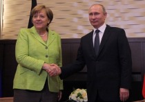 Канцлер ФРГ Ангела Меркель подтвердила, что действительно периодически дарит российскому президенту Владимиру Путину его любимое немецкое пиво