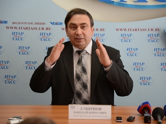Свердловский министр энергетики и ЖКХ поставил главе фонда капремонта «четверку»
