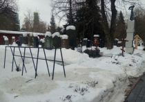 На Новодевичьем кладбище начались работы по подготовке похорон народного артиста СССР, художественного руководителя МХТ им