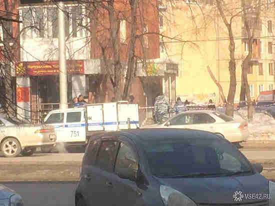 Грабители напали на микрофинансовую организацию в Кемерове Грабители напали на микрофинансовую организацию в Кемерове
