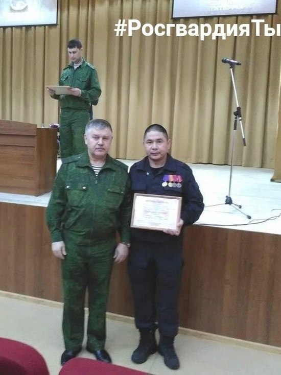 Боец ОМОН Росгвардии Тувы стал лауреатом III степени конкурса «Солдаты антитеррора» Боец ОМОН Росгвардии Тувы стал лауреатом III степени конкурса «Солдаты антитеррора»