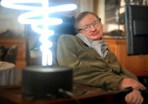 В среду, 14 марта, стало известно о том, что ранним утром у себя дома в Кембридже в возрасте 76 лет скончался один из самых известных физиков-теоретиков современности Стивен Хокинг