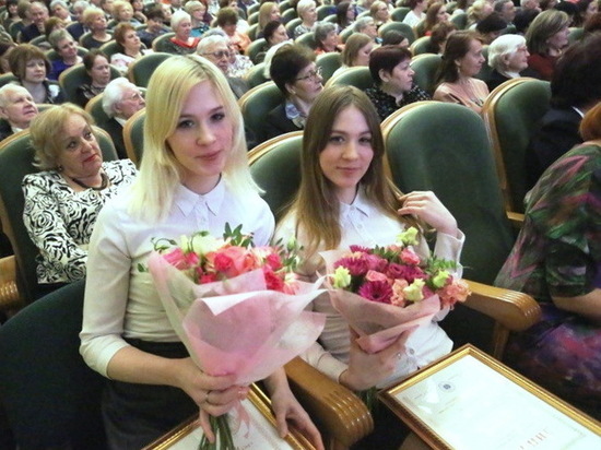 В Мордовии государственную премию вручили сестрам-спортсменкам Хохловым В Мордовии государственную премию вручили сестрам-спортсменкам Хохловым