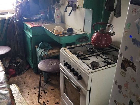 Жертвами неисправного газового оборудования в старом доме стали две семьи, в том числе трое детей