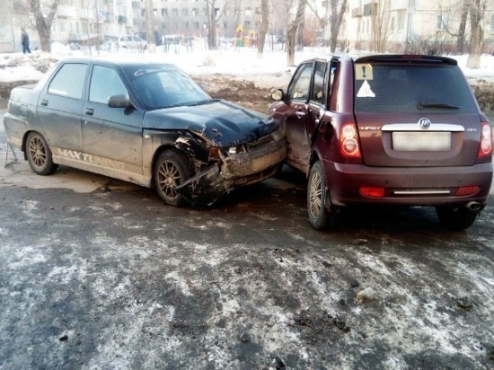 В Сызрани при столкновении легковушек пострадала 4-летняя девочка 