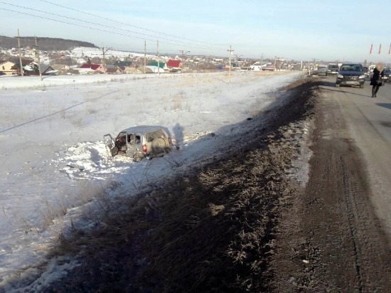 В Самарской области пьяный водитель иномарки отправил «Ниву» в кювет и повредил два внедорожника