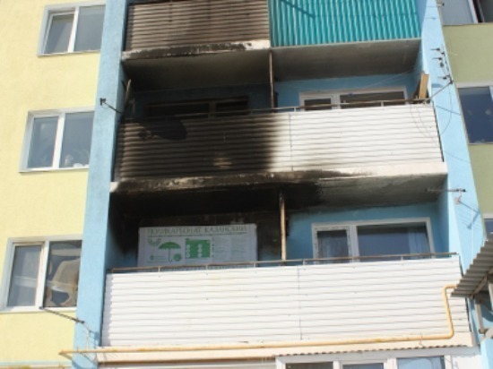 В Чапаевске полицейские вывели из горящего дома двух женщин и двух детей 