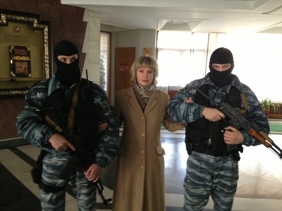 О том, как вершилась история в 2014 году, «МК в Крыму» вспоминал с Аленой Иваниченко, которая была в эпицентре событий и рассказывала об этом всей стране