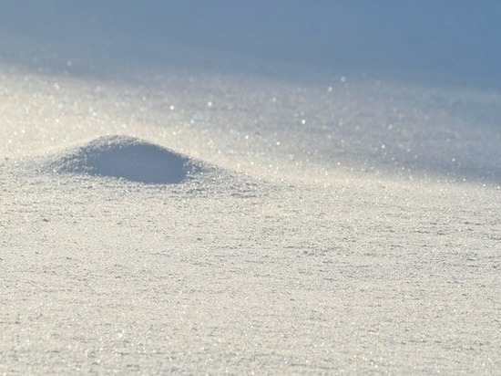 В Карелии продолжают расчищать дороги от снега