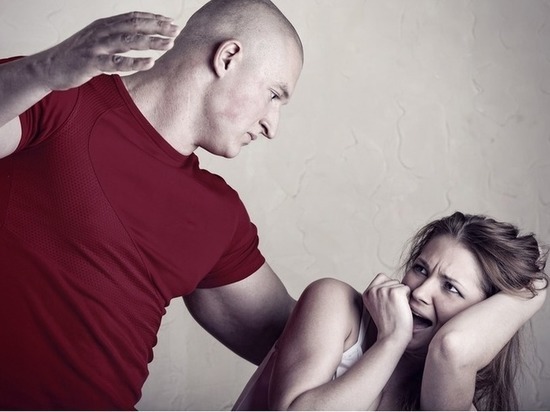 Агрессивный муж угрожал своей супруге убийством 