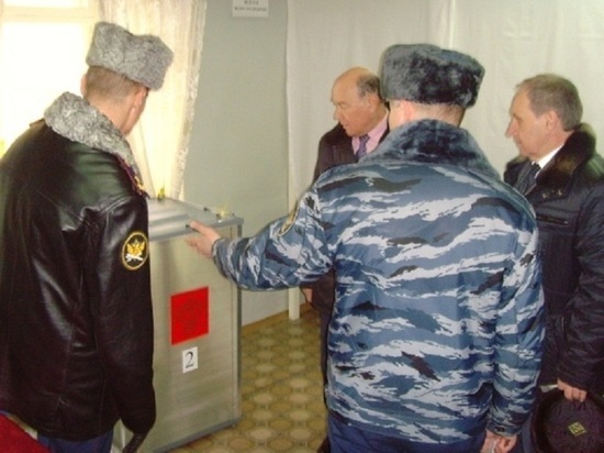 Избирательный участок в СИЗО посетил глава Избиркома и уполномоченный по правам человека