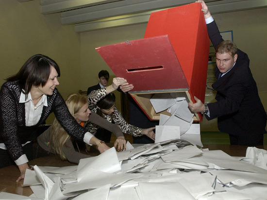 В Башкирии на выборах президента страны «продвинутыми» электронными урнами, разработанными учеными МВТУ Баумана в 2017 году, оснащены 33 избирательных участка в Уфе и пять - в Уфимском районе. 