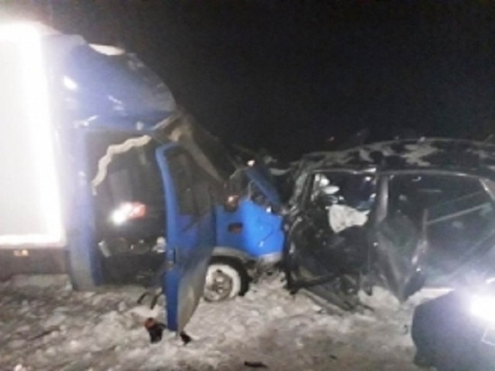 В Татарстане "Газель" на встречке устроила аварию, где пострадали люди