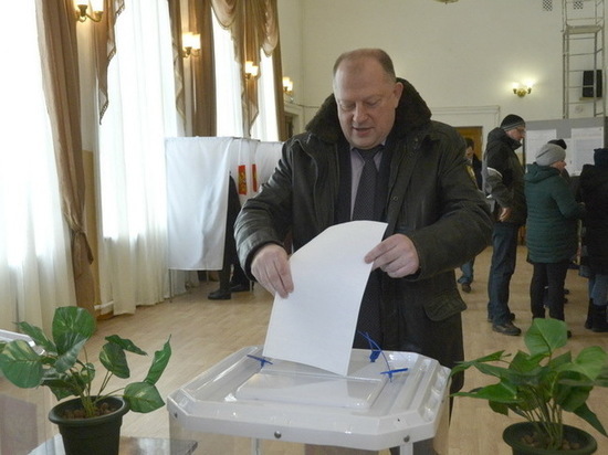 Председатель ЗакСобрания Тверской области Сергей Голубев проголосовал в Ржеве