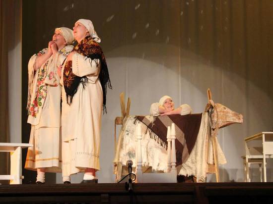 В течение недели на основной и малой сценах Вологодского драматического театра выступят непрофессиональные театральные коллективы из разных районов области