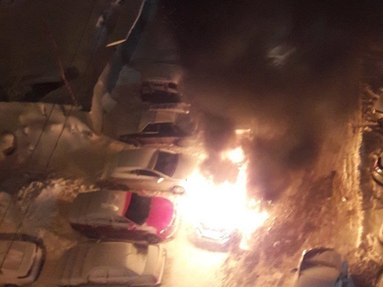 В Самаре на улице Ставропольской горел автомобиль 