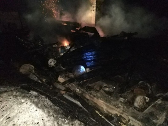 Тело пенсионерки обнаружено среди остатков сгоревшего дома в Износковском районе 