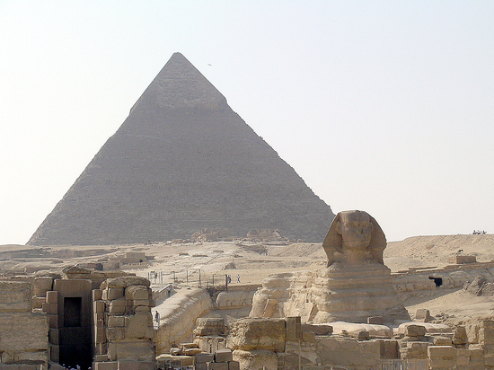 Пирамида Хеопса по цене Эйфелевой башни