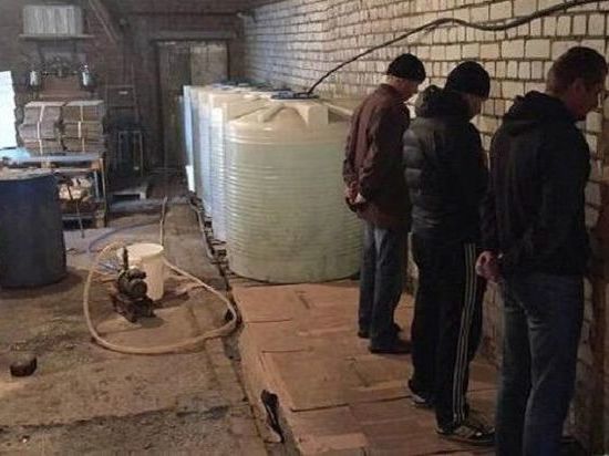 В Томске у семьи пенсионеров нашли подпольный спиртзавод